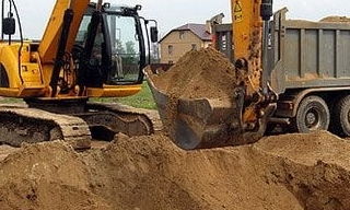 Выкопать яму экскаватором в Черногорске от 954 руб. - 2Землекопа-Чрн