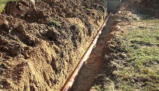 Копка траншей для водопровода в Черногорске: цена за метр от 954 руб.