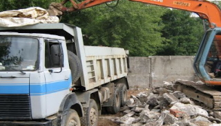 Вывоз строительного мусора с участка в Черногорске недорого от 1589 руб. | 2Землекопа-Чрн